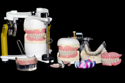 John Bromley's Denture Clinic - Gold Coast Dentists 3