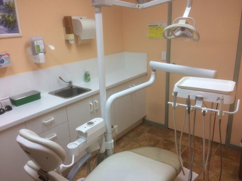 Currie Street Denture Clinic - Gold Coast Dentists 1