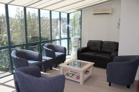 Collins Street Dental - Gold Coast Dentists 0