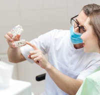 Cosmetic Denture ServicesRay Kurtz - Gold Coast Dentists